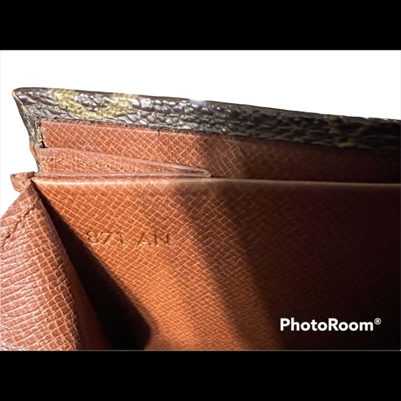Louis Vuitton vintage double sided wallet - Picture 6 of 6